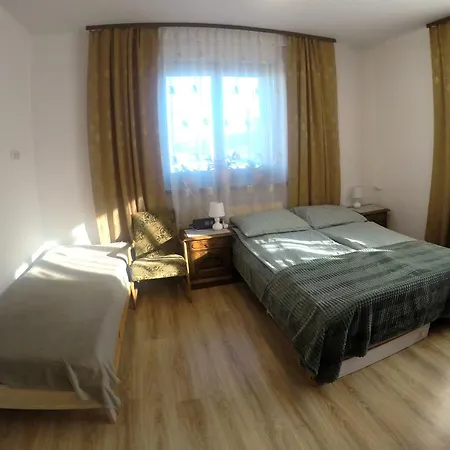 Pokoje Goscinne, Mieszkanie Na Wynajem W Swidniku K Lublina Exterior photo