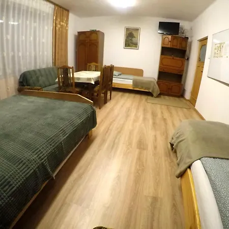 Pokoje Goscinne, Mieszkanie Na Wynajem W Swidniku K Lublina Exterior photo